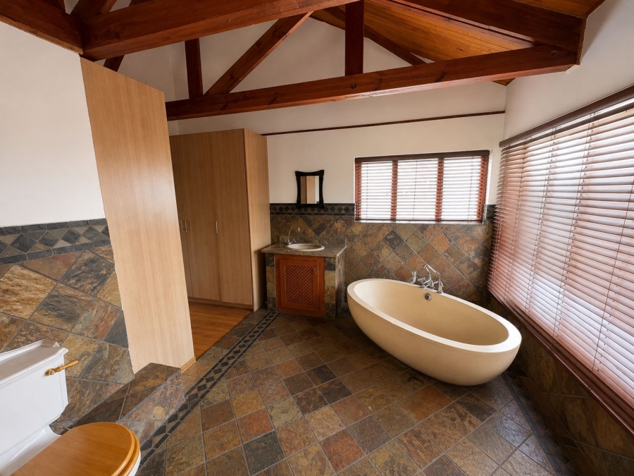 5 Bedroom Property for Sale in Waterkloof A H North West